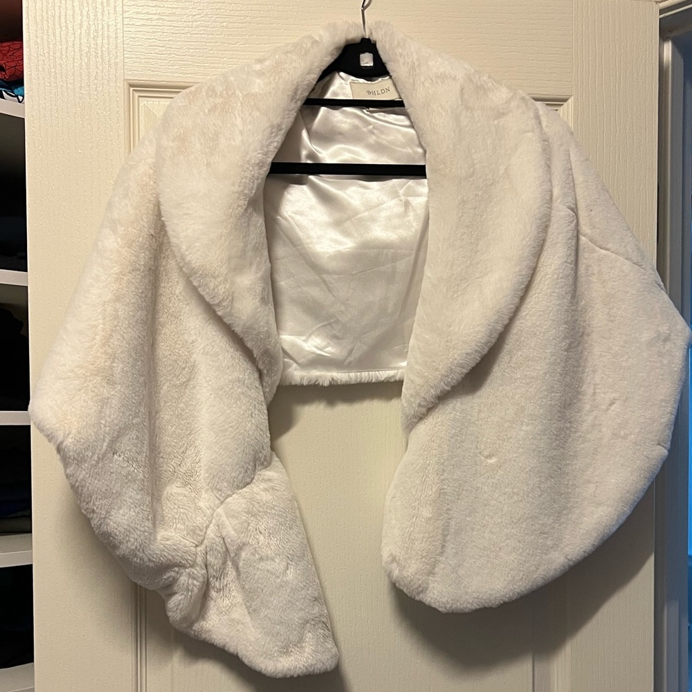 BHLDN Elegant White Faux Fur Wrap